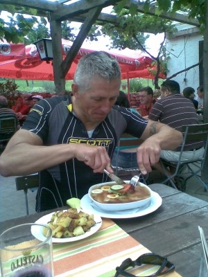 scheint zu schmecken.